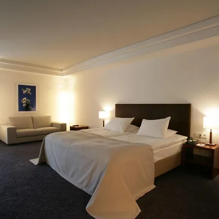 Erzgiesserei Europe 4*